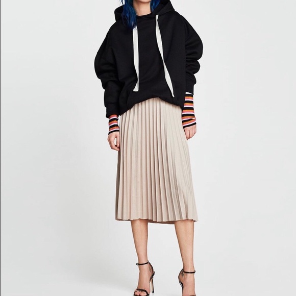 Zara Dresses & Skirts - Zara Pleated Midi Skirt